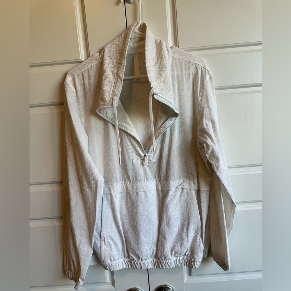 Lululemon convertible to a backpack hiking jacket- size 8